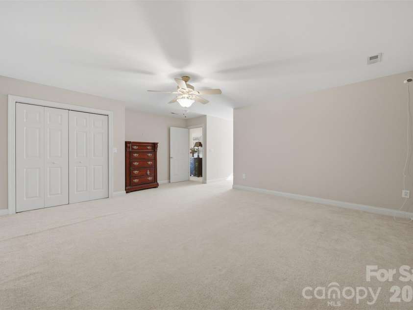 4410 1st Street Drive, Hickory, NC 28601.  MLS# CAR4318424, YatesRealty ID 2522. 