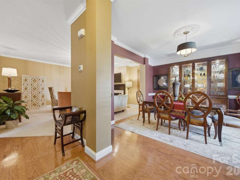 4410 1st Street Drive, Hickory, NC 28601.  MLS# CAR4318424, YatesRealty ID 2522. 