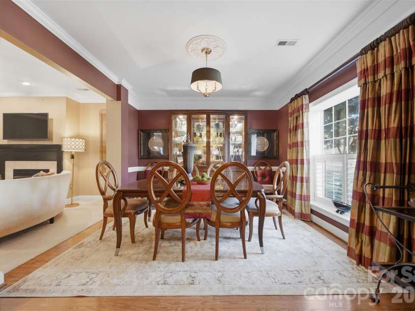 4410 1st Street Drive, Hickory, NC 28601.  MLS# CAR4318424, YatesRealty ID 2522. 