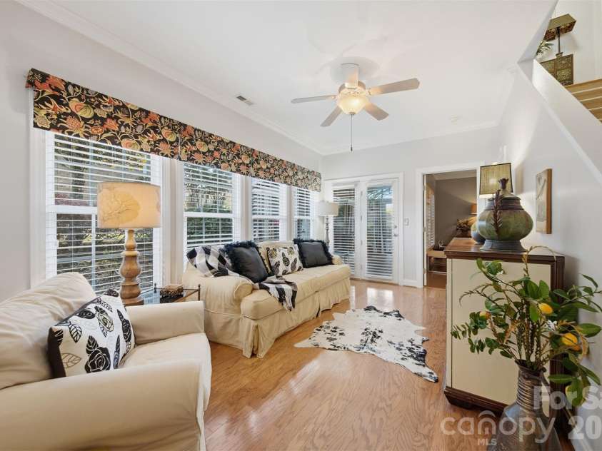 4410 1st Street Drive, Hickory, NC 28601.  MLS# CAR4318424, YatesRealty ID 2522. 