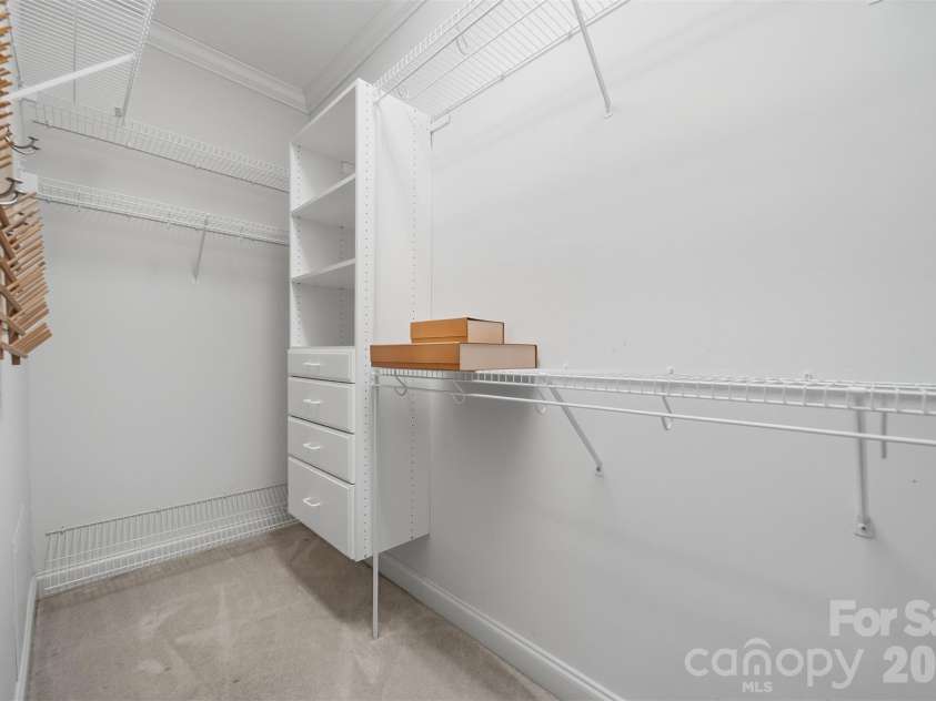 4410 1st Street Drive, Hickory, NC 28601.  MLS# CAR4318424, YatesRealty ID 2522. 