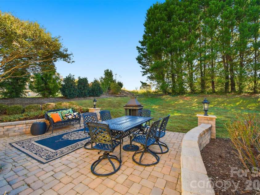 4410 1st Street Drive, Hickory, NC 28601.  MLS# CAR4318424, YatesRealty ID 2522. 