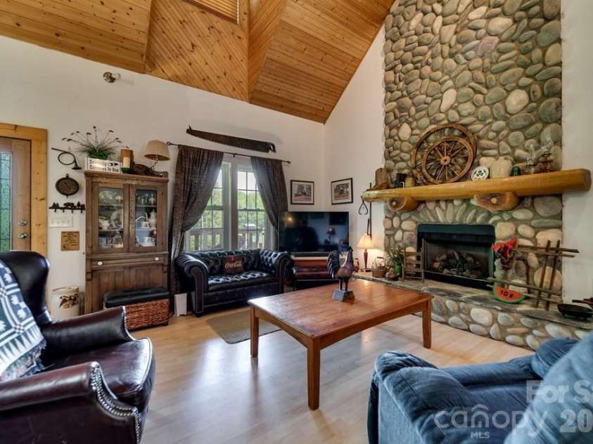 54 Barnwood Way, Whittier, NC 28789.  MLS# CAR4375692, YatesRealty ID 25220. 