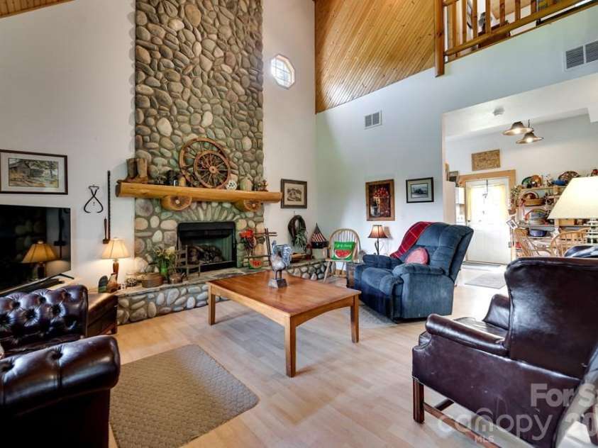 54 Barnwood Way, Whittier, NC 28789.  MLS# CAR4375692, YatesRealty ID 25220. 