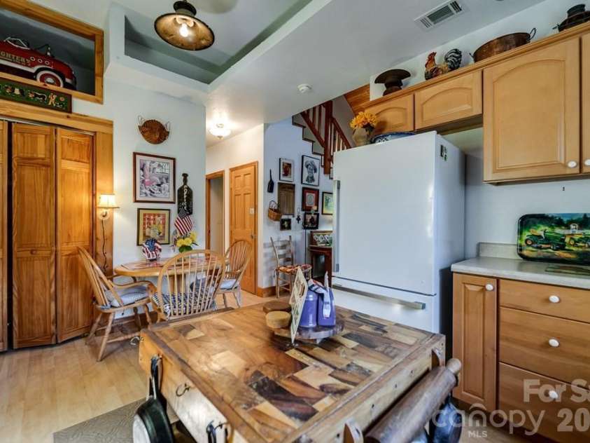 54 Barnwood Way, Whittier, NC 28789.  MLS# CAR4375692, YatesRealty ID 25220. 