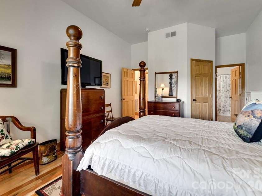 54 Barnwood Way, Whittier, NC 28789.  MLS# CAR4375692, YatesRealty ID 25220. 