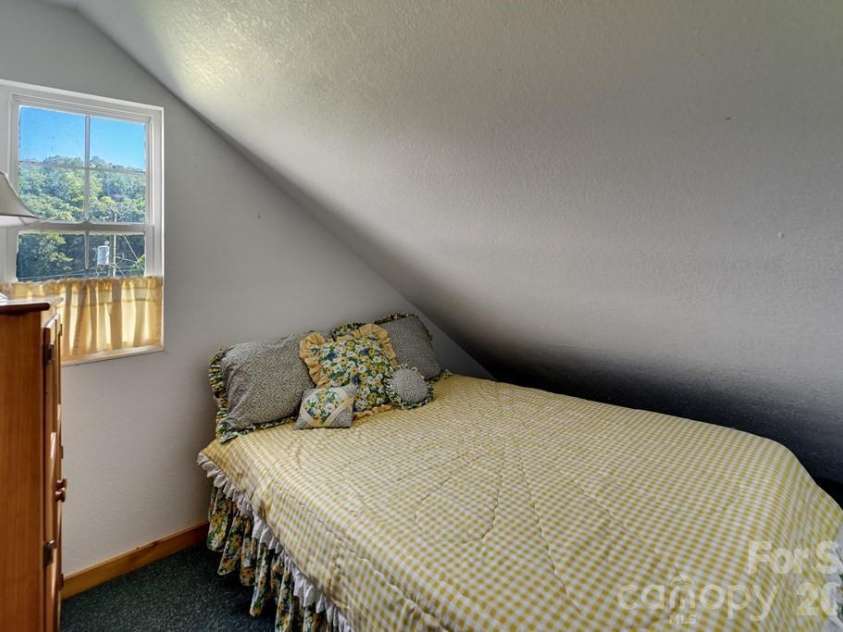 54 Barnwood Way, Whittier, NC 28789.  MLS# CAR4375692, YatesRealty ID 25220. 