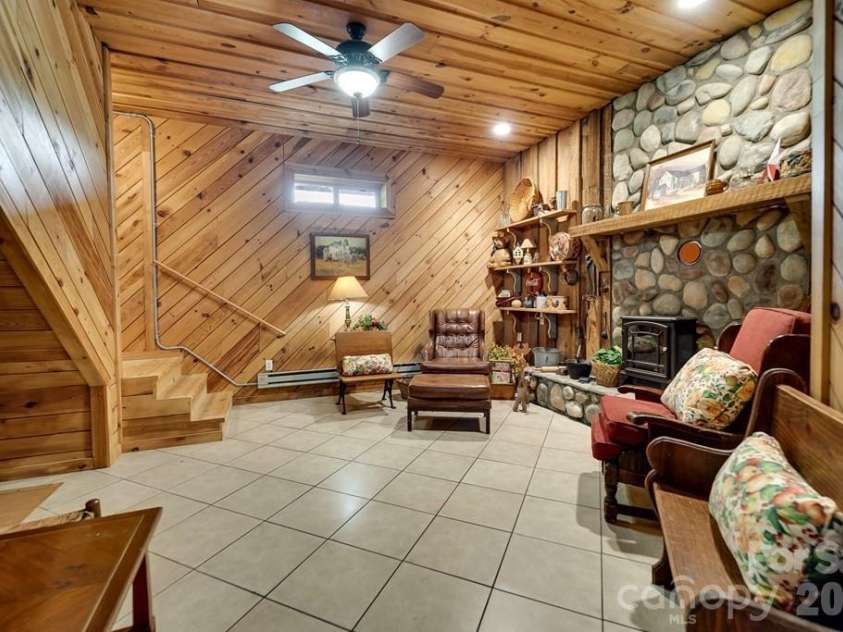 54 Barnwood Way, Whittier, NC 28789.  MLS# CAR4375692, YatesRealty ID 25220. 
