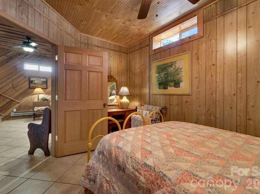 54 Barnwood Way, Whittier, NC 28789.  MLS# CAR4375692, YatesRealty ID 25220. 