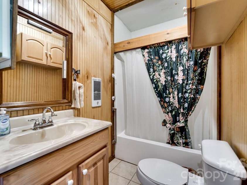 54 Barnwood Way, Whittier, NC 28789.  MLS# CAR4375692, YatesRealty ID 25220. 