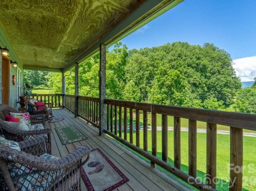 54 Barnwood Way, Whittier, NC 28789.  MLS# CAR4375692, YatesRealty ID 25220. 