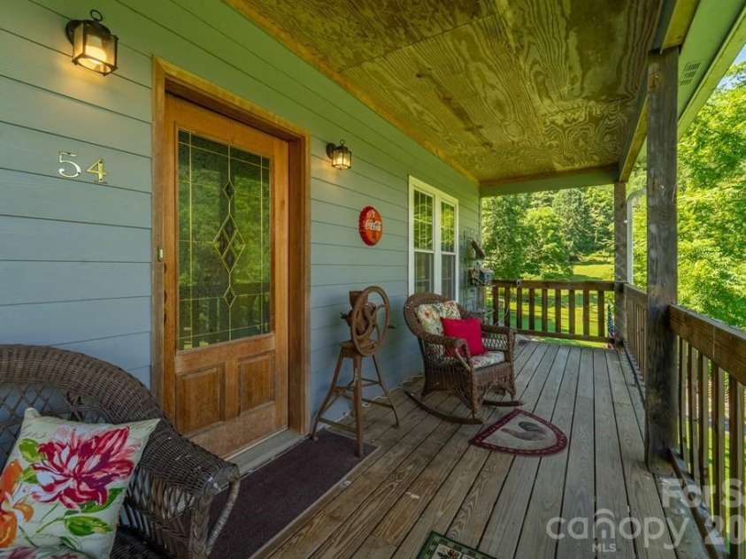 54 Barnwood Way, Whittier, NC 28789.  MLS# CAR4375692, YatesRealty ID 25220. 