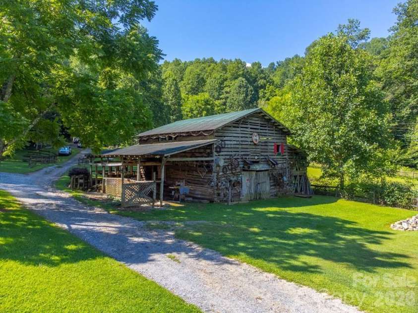 54 Barnwood Way, Whittier, NC 28789.  MLS# CAR4375692, YatesRealty ID 25220. 