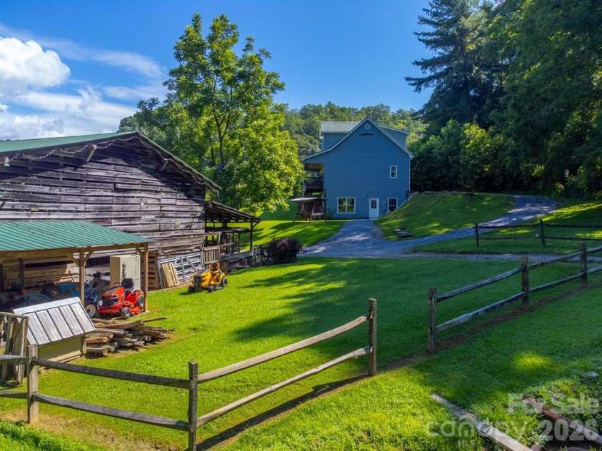 54 Barnwood Way, Whittier, NC 28789.  MLS# CAR4375692, YatesRealty ID 25220. 