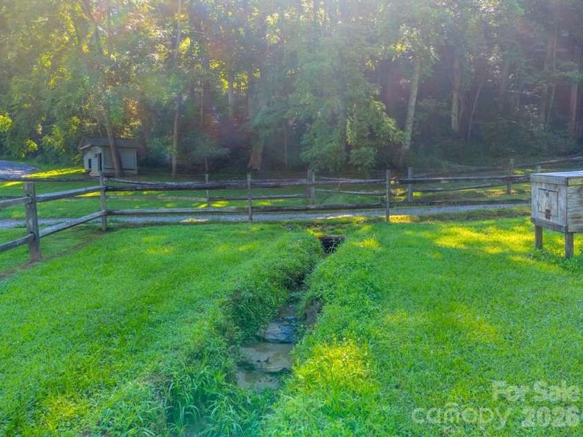 54 Barnwood Way, Whittier, NC 28789.  MLS# CAR4375692, YatesRealty ID 25220. 