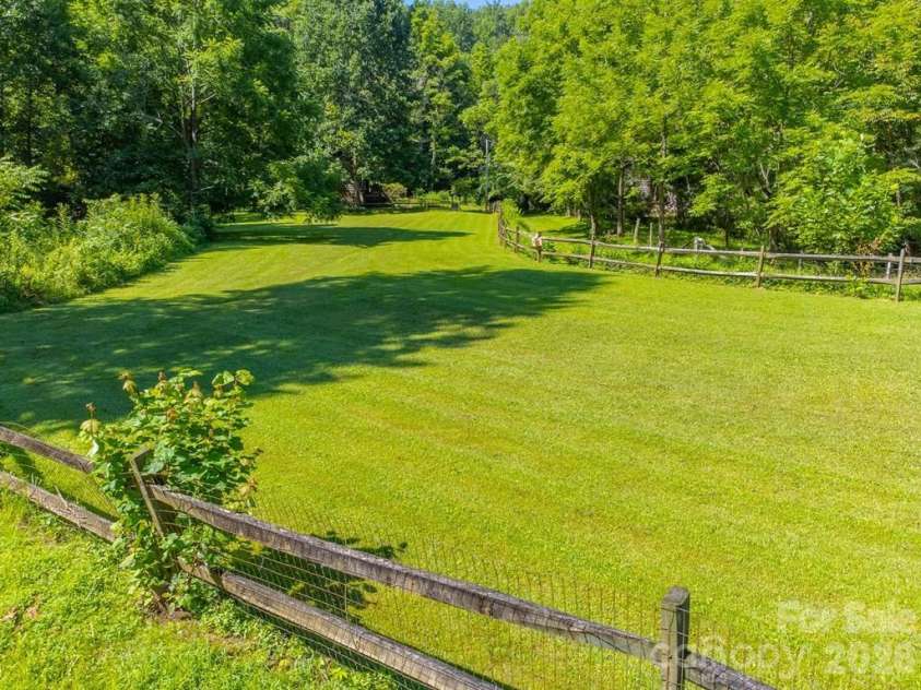 54 Barnwood Way, Whittier, NC 28789.  MLS# CAR4375692, YatesRealty ID 25220. 