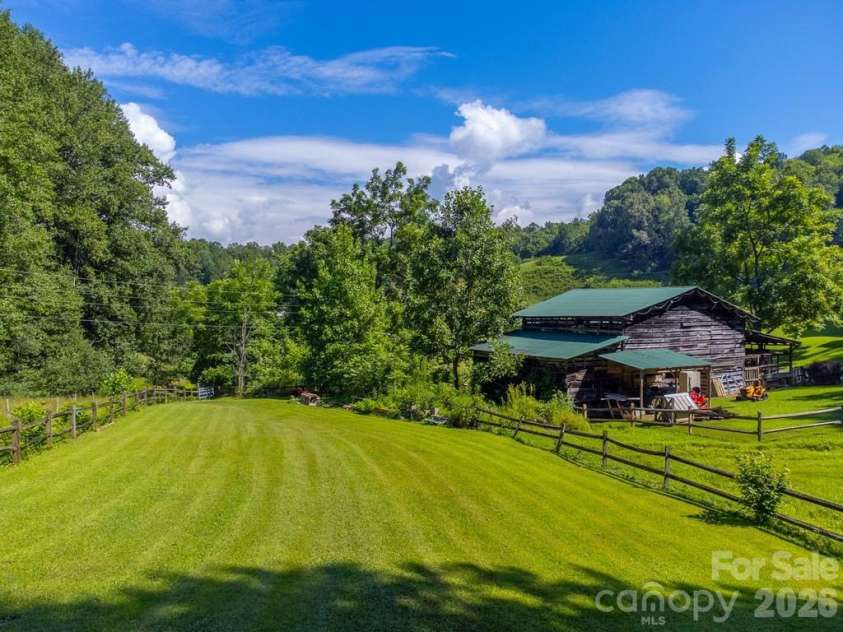 54 Barnwood Way, Whittier, NC 28789.  MLS# CAR4375692, YatesRealty ID 25220. 