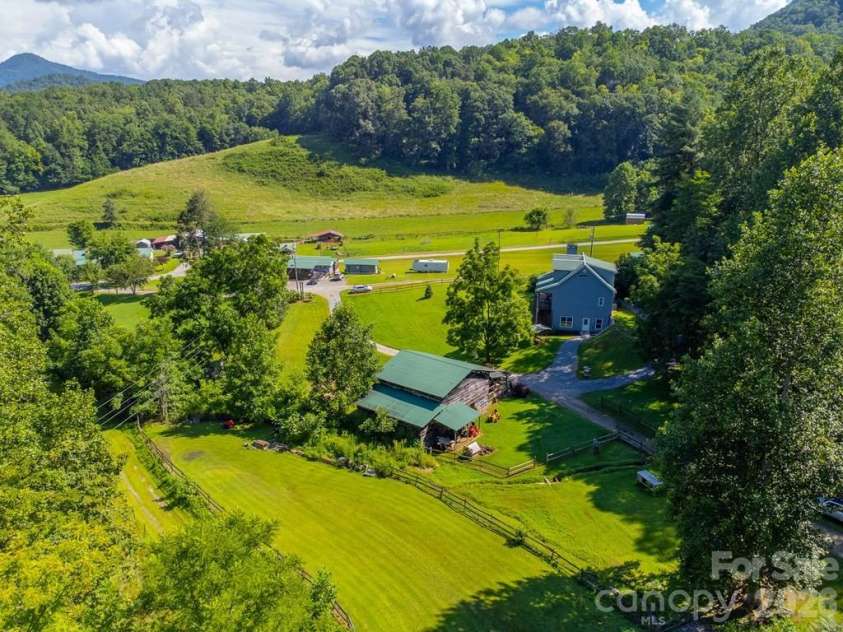 54 Barnwood Way, Whittier, NC 28789.  MLS# CAR4375692, YatesRealty ID 25220. 