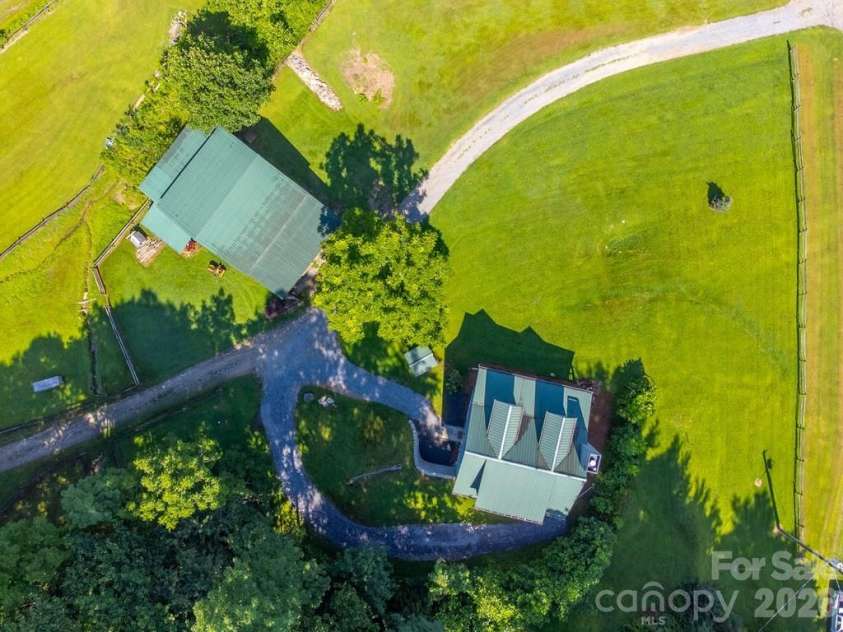 54 Barnwood Way, Whittier, NC 28789.  MLS# CAR4375692, YatesRealty ID 25220. 