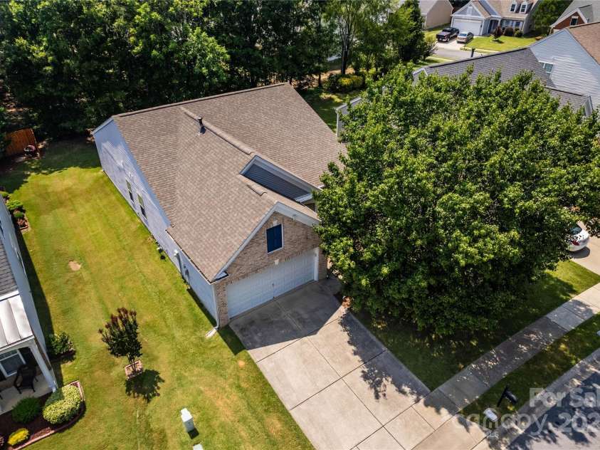 9514 Kestral Ridge Drive, Charlotte, NC 28269.  MLS# CAR4279502, YatesRealty ID 25222. 