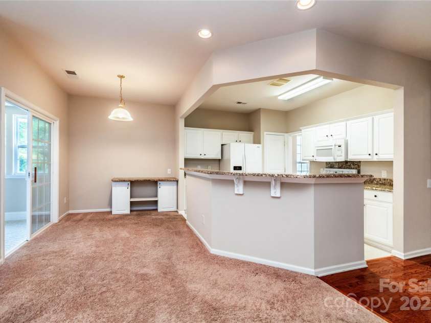 9514 Kestral Ridge Drive, Charlotte, NC 28269.  MLS# CAR4279502, YatesRealty ID 25222. 