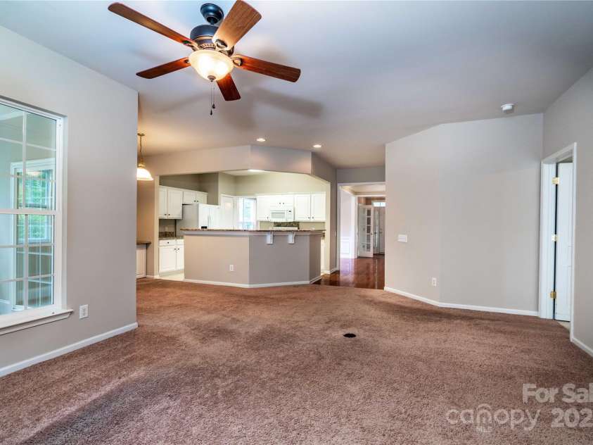 9514 Kestral Ridge Drive, Charlotte, NC 28269.  MLS# CAR4279502, YatesRealty ID 25222. 