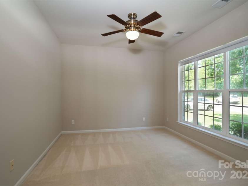 9514 Kestral Ridge Drive, Charlotte, NC 28269.  MLS# CAR4279502, YatesRealty ID 25222. Office