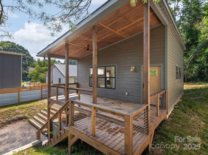 85 Fairview Avenue, Asheville, NC 28803.  MLS# CAR4276184, YatesRealty ID 25224. 