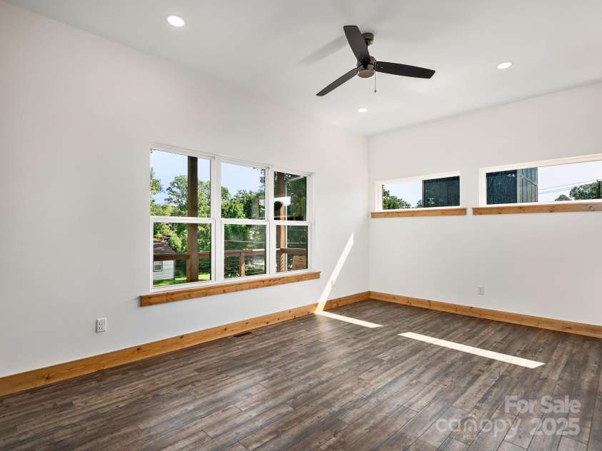 85 Fairview Avenue, Asheville, NC 28803.  MLS# CAR4276184, YatesRealty ID 25224. 