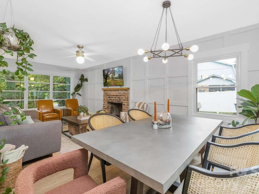 6213 Sharon Road, Charlotte, NC 28210.  MLS# CAR4384374, YatesRealty ID 25225. 