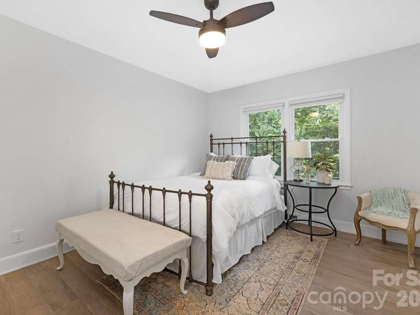 6213 Sharon Road, Charlotte, NC 28210.  MLS# CAR4384374, YatesRealty ID 25225. 