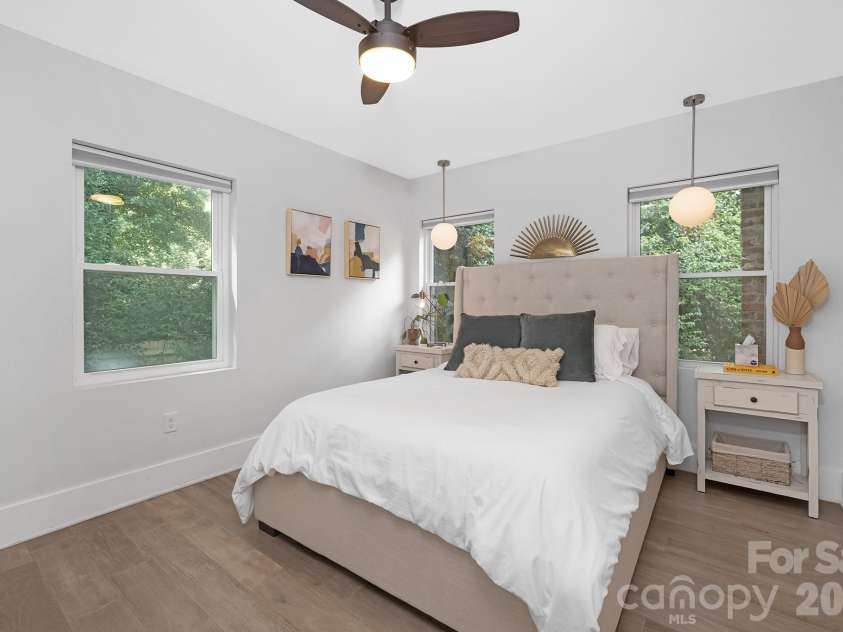 6213 Sharon Road, Charlotte, NC 28210.  MLS# CAR4384374, YatesRealty ID 25225. 
