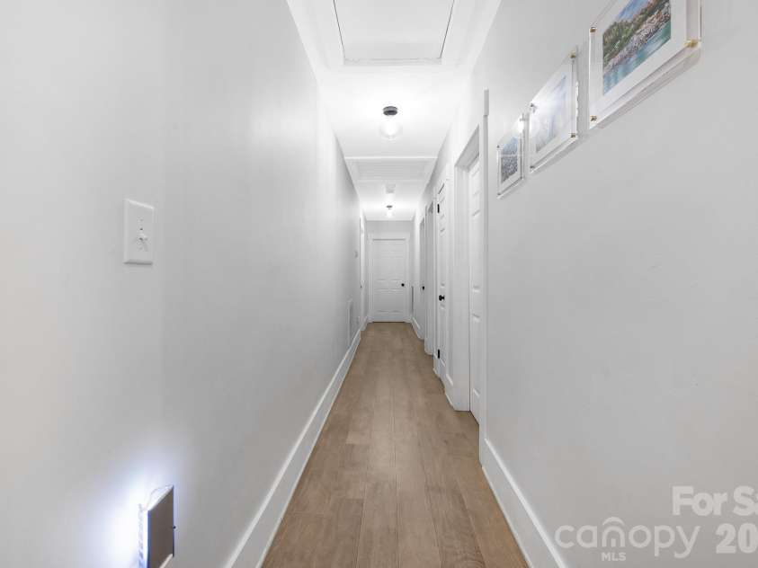 6213 Sharon Road, Charlotte, NC 28210.  MLS# CAR4384374, YatesRealty ID 25225. 