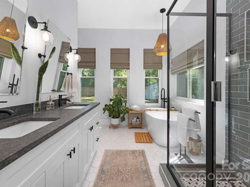 6213 Sharon Road, Charlotte, NC 28210.  MLS# CAR4384374, YatesRealty ID 25225. 