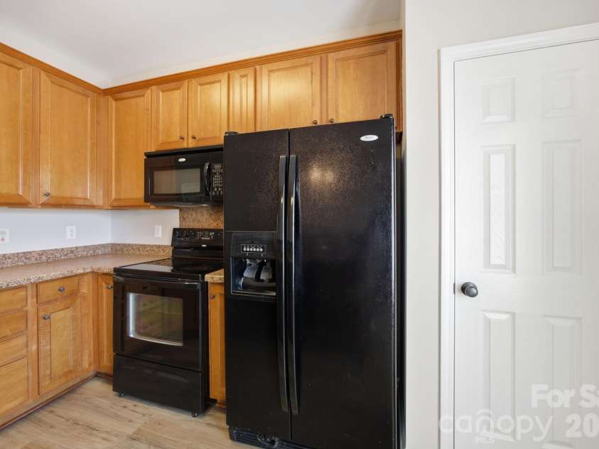17747 Trolley Crossing Way, Cornelius, NC 28031.  MLS# CAR4378906, YatesRealty ID 25226. 