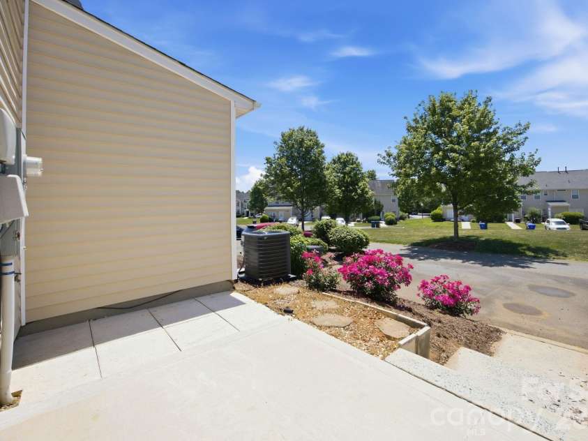 17747 Trolley Crossing Way, Cornelius, NC 28031.  MLS# CAR4378906, YatesRealty ID 25226. 