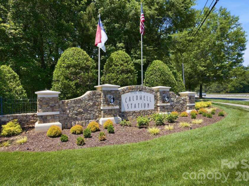 17747 Trolley Crossing Way, Cornelius, NC 28031.  MLS# CAR4378906, YatesRealty ID 25226. 