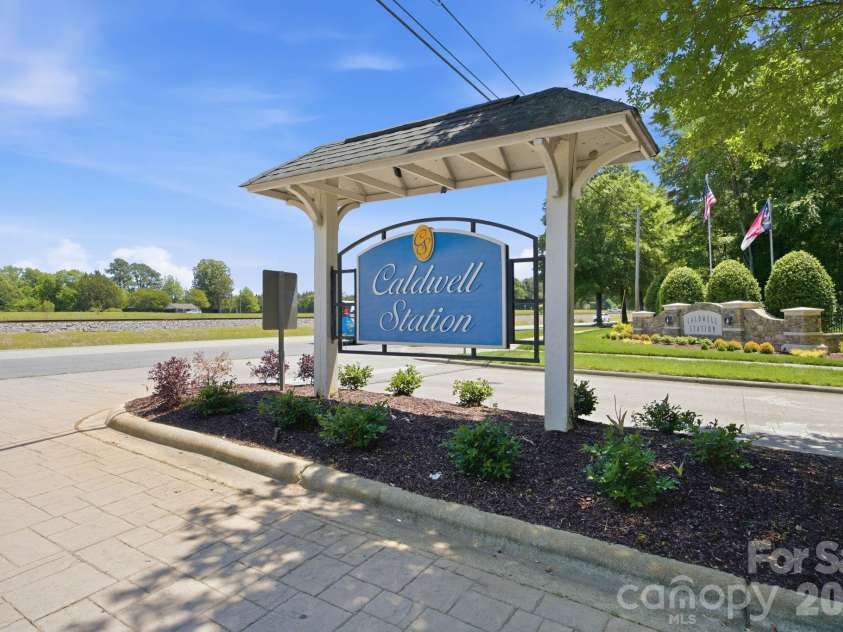17747 Trolley Crossing Way, Cornelius, NC 28031.  MLS# CAR4378906, YatesRealty ID 25226. 
