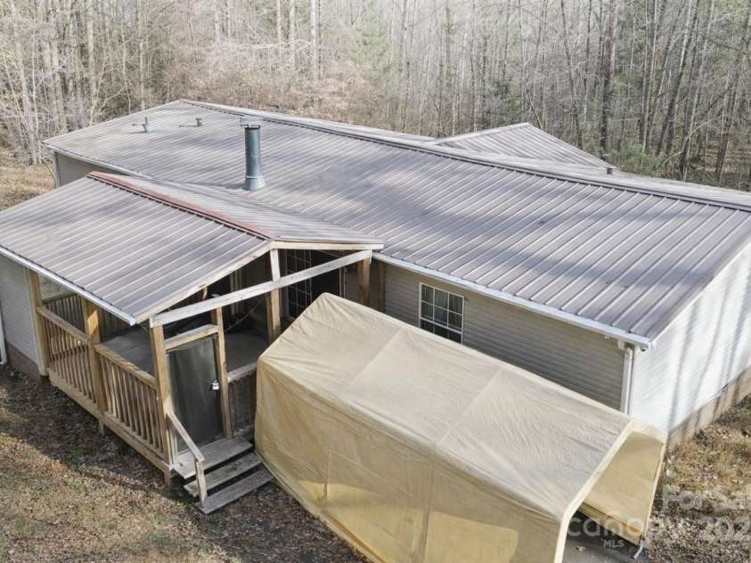 3215 Shadybark Trail, Catawba, SC 29704.  MLS# CAR4329918, YatesRealty ID 25226. Newer Metal roof 