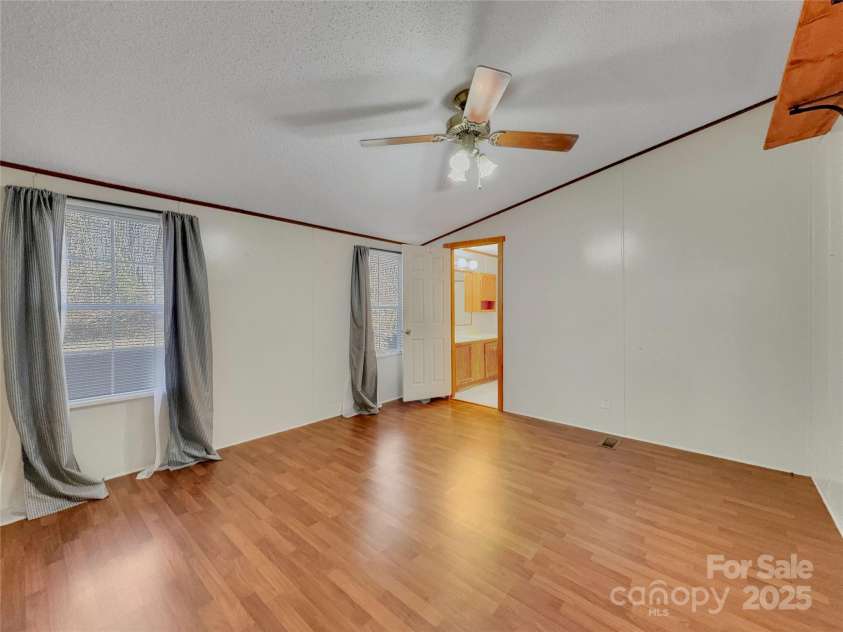 3215 Shadybark Trail, Catawba, SC 29704.  MLS# CAR4329918, YatesRealty ID 25226. Primary bedroom