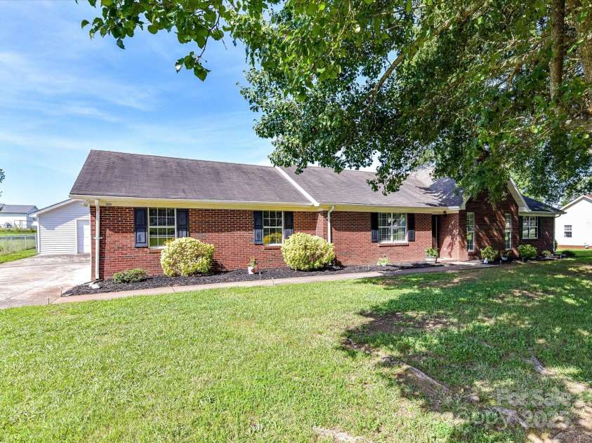 5105 Hampton Meadows Road, Monroe, NC 28110.  MLS# CAR4272847, YatesRealty ID 25227. 
