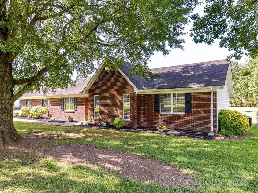 5105 Hampton Meadows Road, Monroe, NC 28110.  MLS# CAR4272847, YatesRealty ID 25227. 