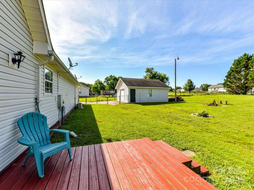 5105 Hampton Meadows Road, Monroe, NC 28110.  MLS# CAR4272847, YatesRealty ID 25227. 