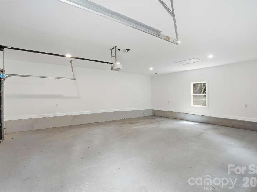5910 Grosner Place, Charlotte, NC 28211.  MLS# CAR4383776, YatesRealty ID 25227. 