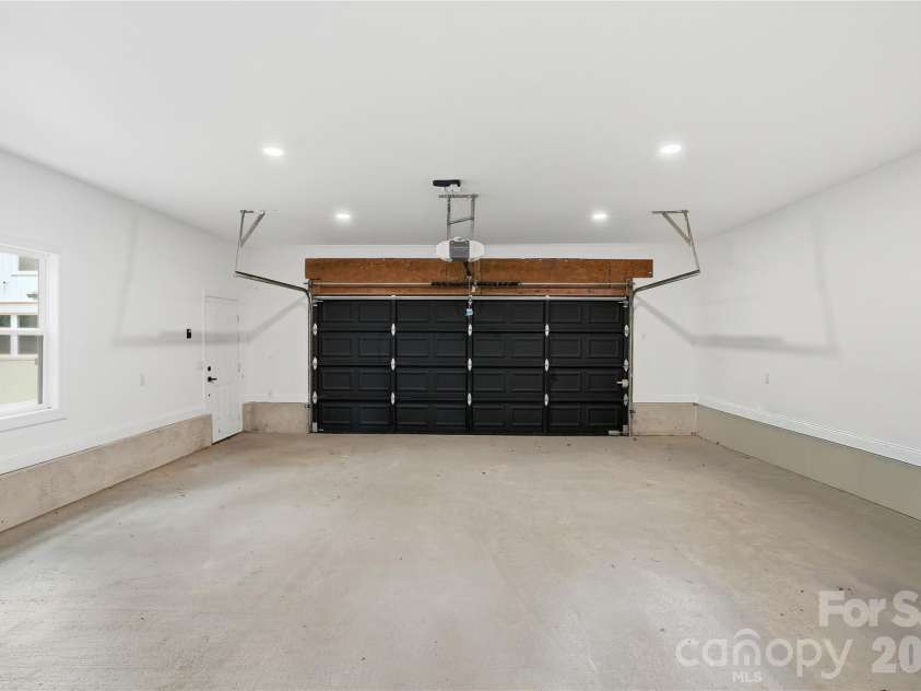 5910 Grosner Place, Charlotte, NC 28211.  MLS# CAR4383776, YatesRealty ID 25227. 