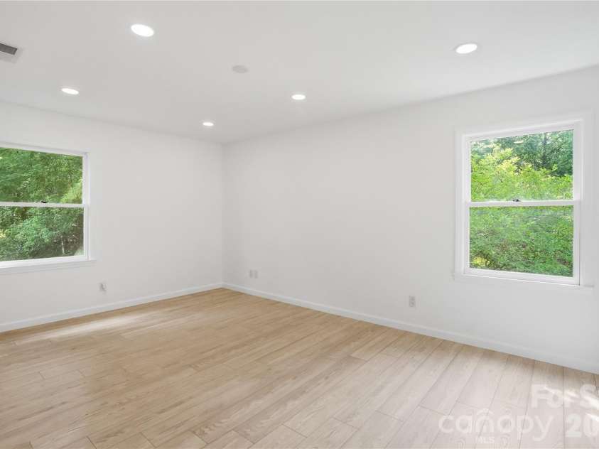5910 Grosner Place, Charlotte, NC 28211.  MLS# CAR4383776, YatesRealty ID 25227. 