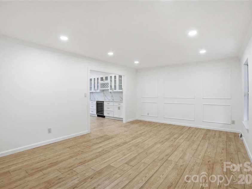 5910 Grosner Place, Charlotte, NC 28211.  MLS# CAR4383776, YatesRealty ID 25227. 