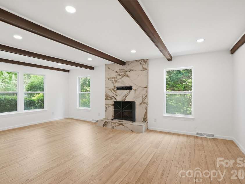 5910 Grosner Place, Charlotte, NC 28211.  MLS# CAR4383776, YatesRealty ID 25227. 