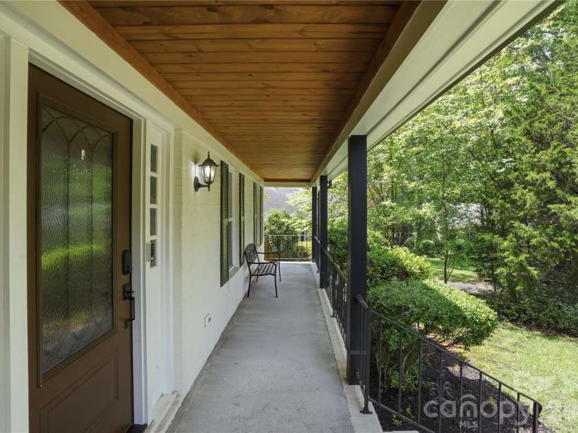5910 Grosner Place, Charlotte, NC 28211.  MLS# CAR4383776, YatesRealty ID 25227. 