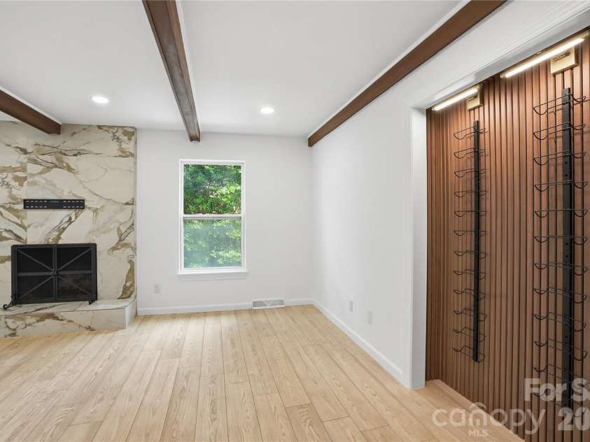 5910 Grosner Place, Charlotte, NC 28211.  MLS# CAR4383776, YatesRealty ID 25227. 